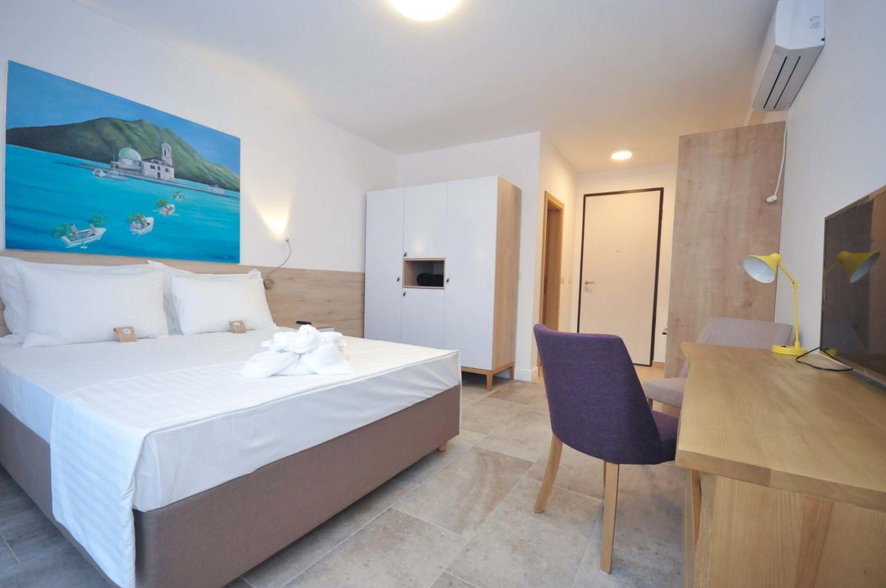 Corso Levante Luxury Suites Petrovac Екстериор снимка