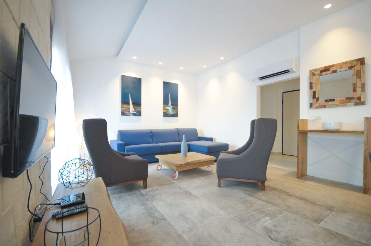 Corso Levante Luxury Suites Petrovac Екстериор снимка