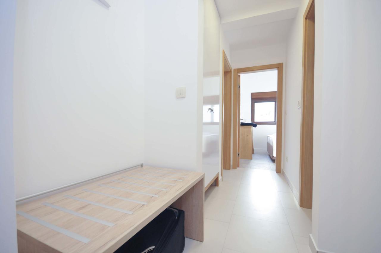 Corso Levante Luxury Suites Petrovac Екстериор снимка