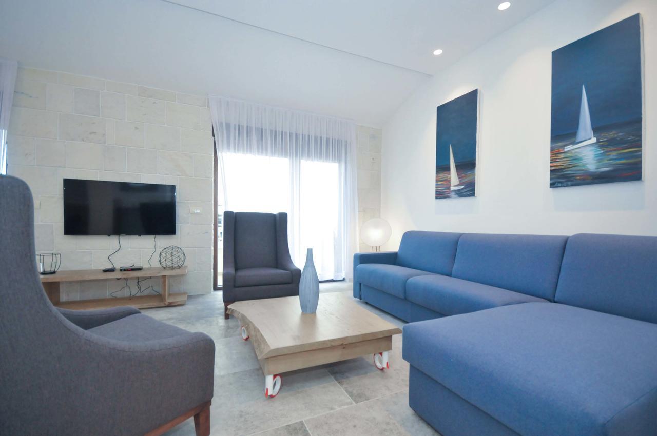 Corso Levante Luxury Suites Petrovac Екстериор снимка