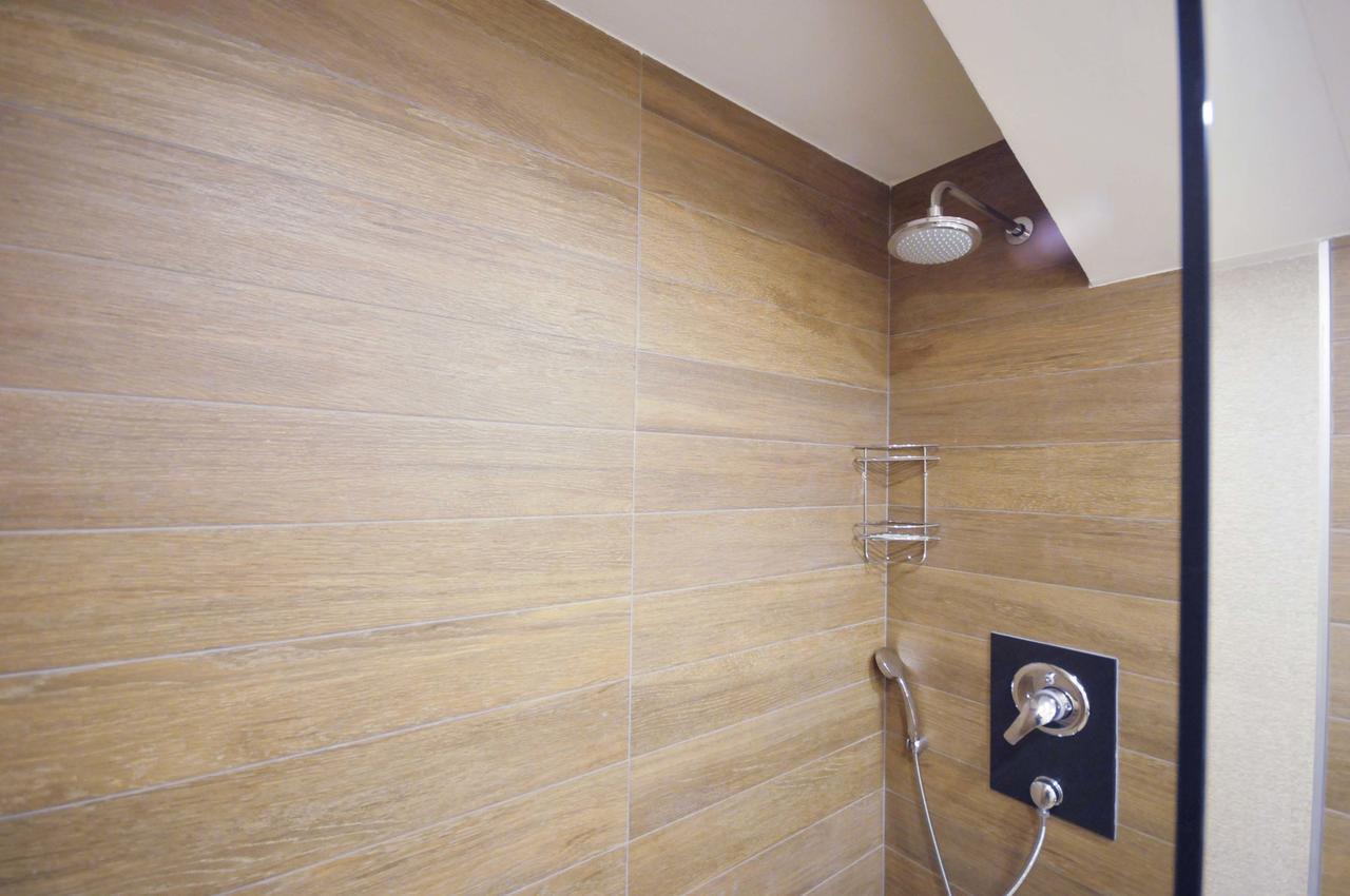Corso Levante Luxury Suites Petrovac Екстериор снимка