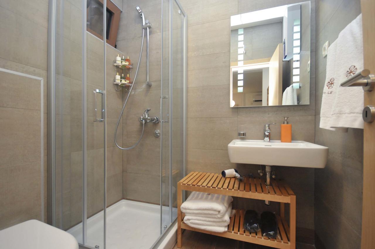 Corso Levante Luxury Suites Petrovac Екстериор снимка
