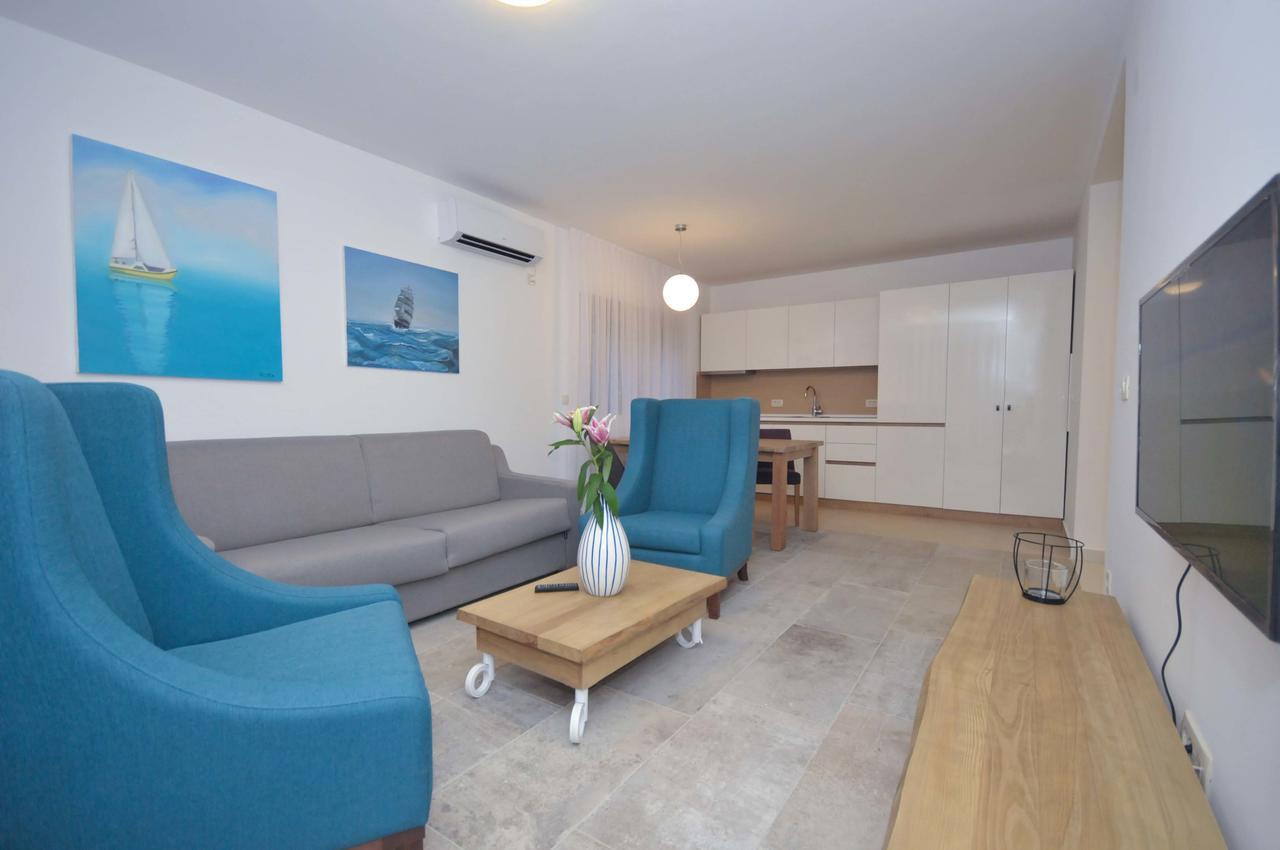 Corso Levante Luxury Suites Petrovac Екстериор снимка