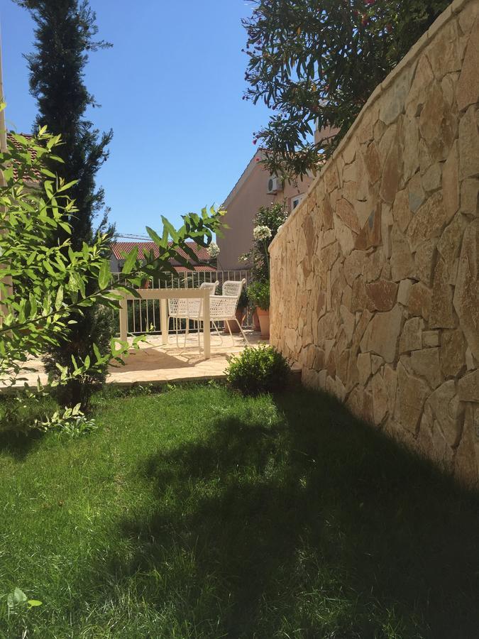 Corso Levante Luxury Suites Petrovac Екстериор снимка