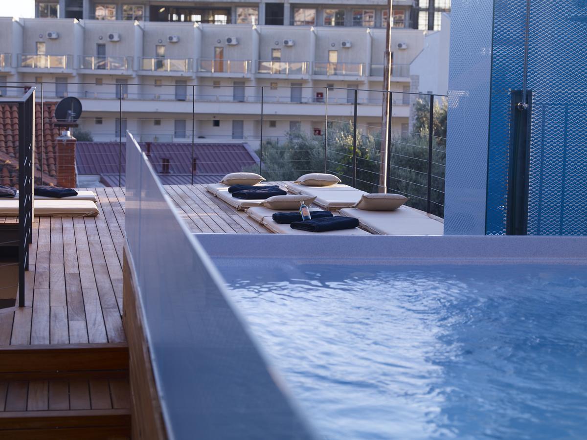 Corso Levante Luxury Suites Petrovac Екстериор снимка