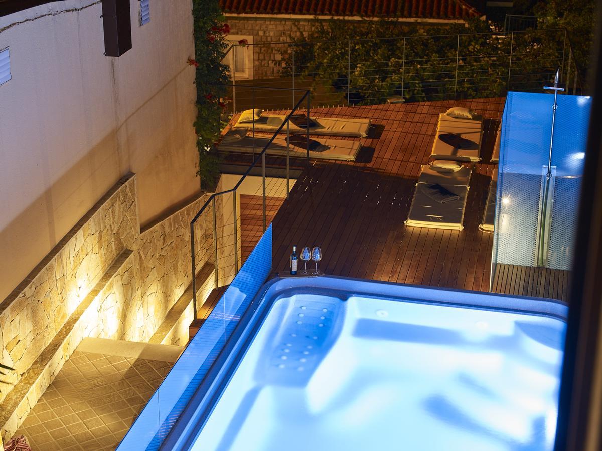 Corso Levante Luxury Suites Petrovac Екстериор снимка